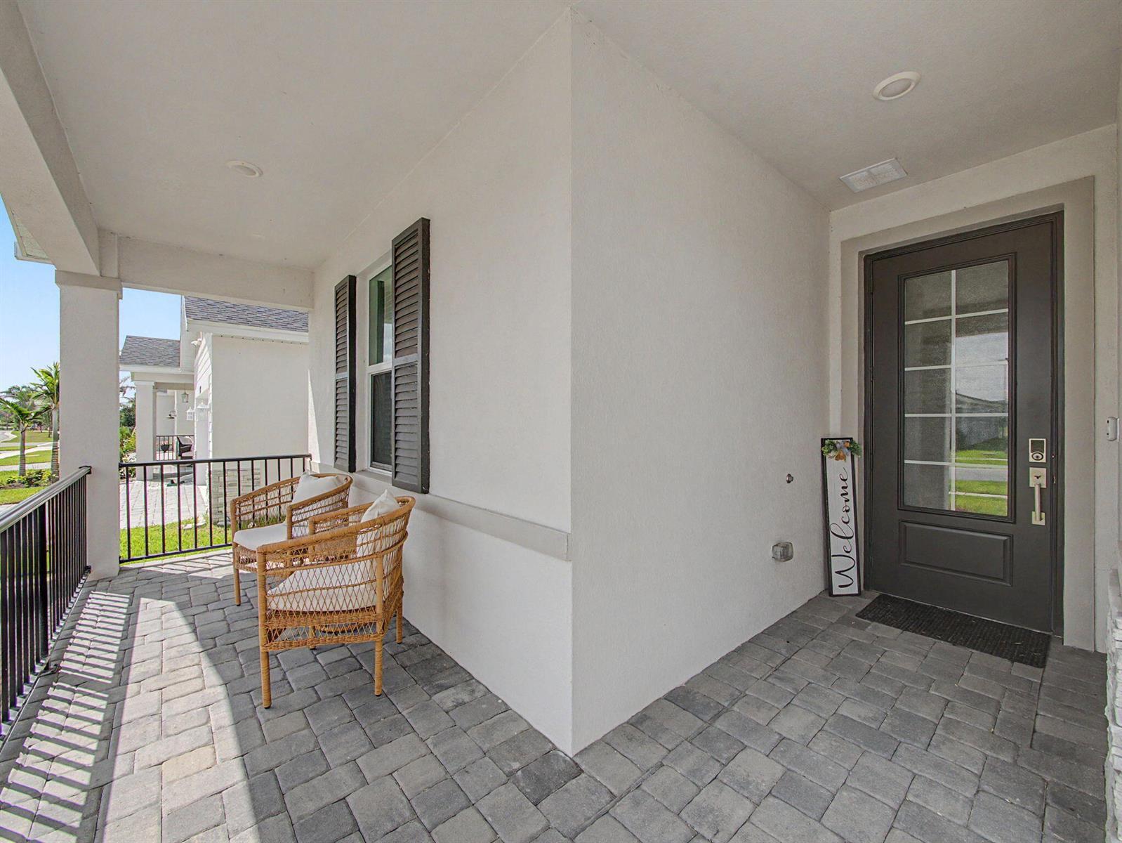 Building Photo - 9049 Dahlia Cir