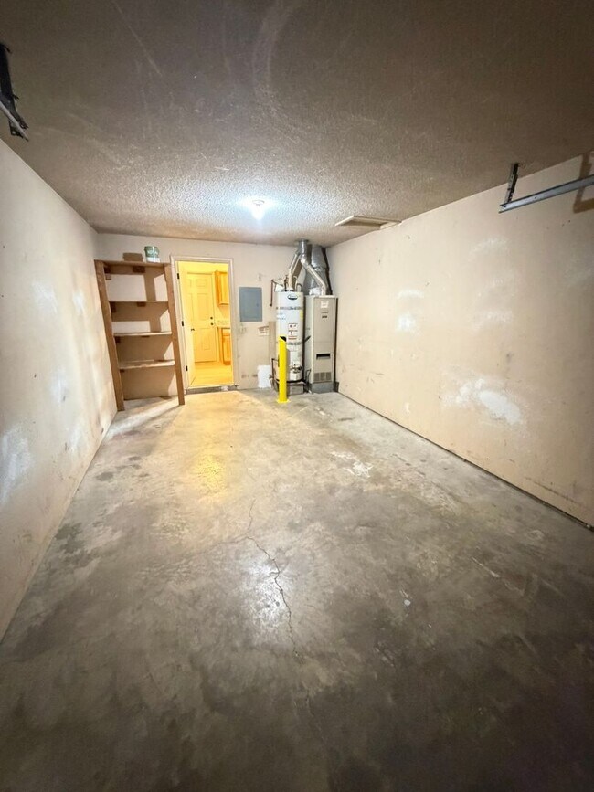 Building Photo - Newly Remodeled 2 Bedroom with Fenced yard!
