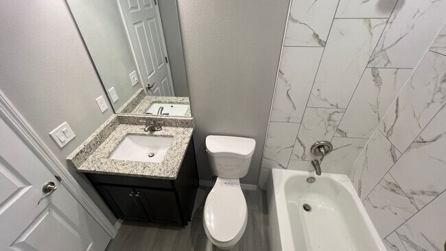 Building Photo - Gorgeous 3 Bedroom, 2 Bathroom Home in Palm Bay!!