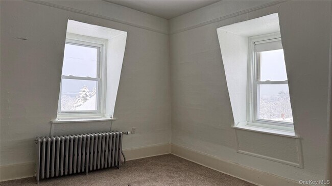 Building Photo - 64 Anstice St