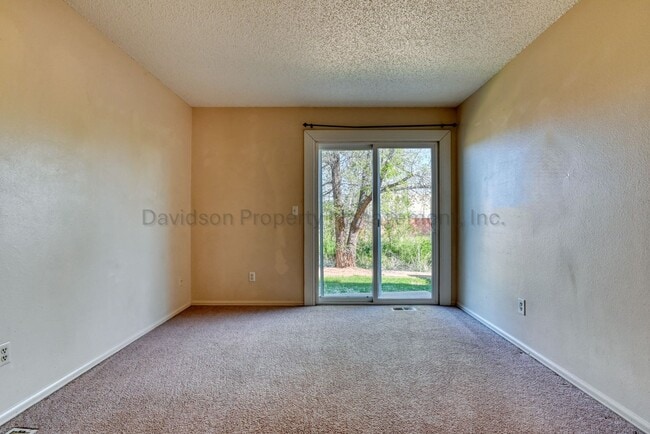 Building Photo - Cute 2-Bedroom Townhouse In Southwest Colorado Springs