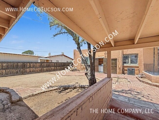Building Photo - 542 E Speedway Blvd