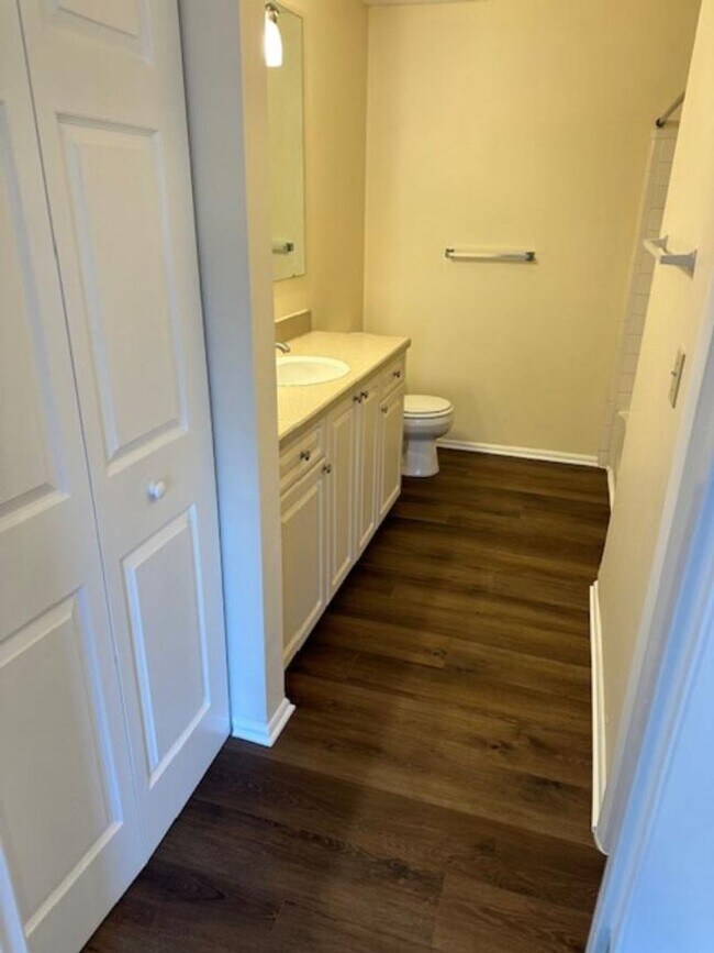 Building Photo - 1222 Bermuda Lakes Ln