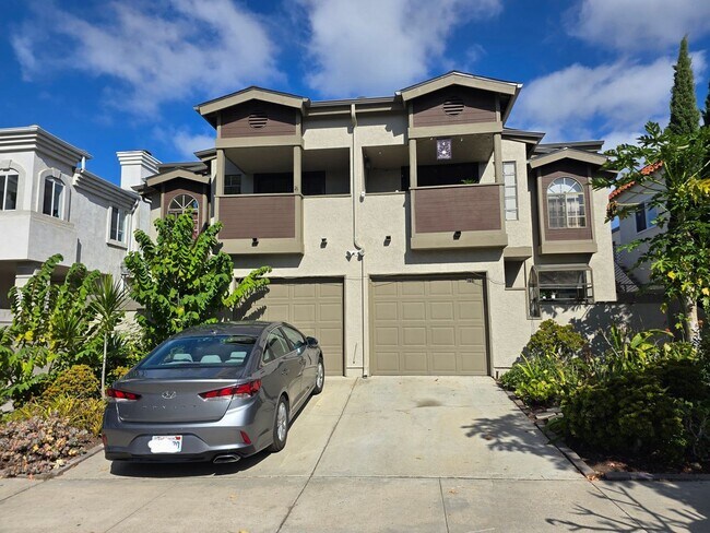 Primary Photo - 2 Bed, 2.5 Bath Townhome in Pacific Beach