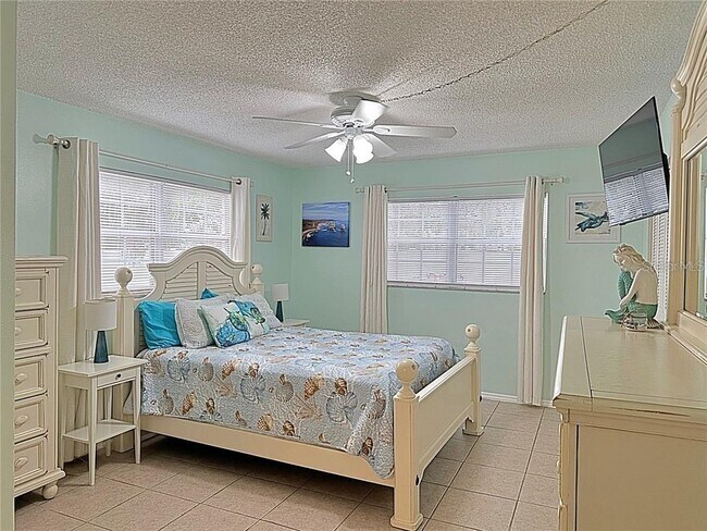 Building Photo - 4500 E Bay Dr