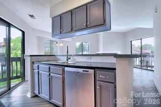 Building Photo - 8121 Cedar Glen Dr