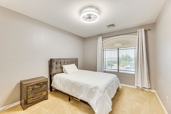 Building Photo - 3552 N Excalibur Pl