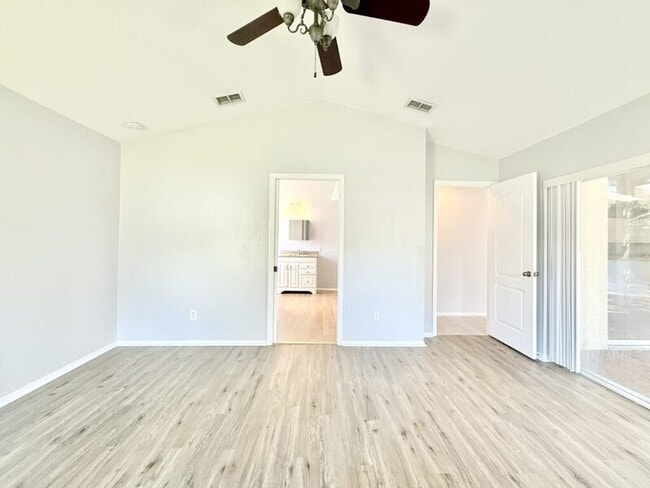 Building Photo - 4768 Ridgemoor Cir