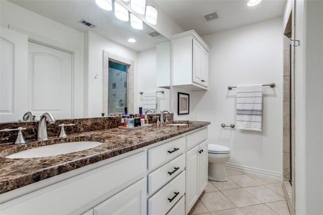 Building Photo - 3 bed 3.1 bath minutes from HPHS