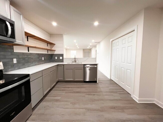 Building Photo - 1218 N Apperson Way