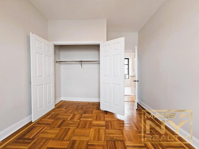 Building Photo - 1 bedroom in ASTORIA NY 11103