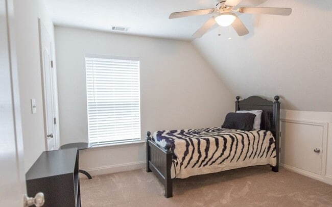 Building Photo - Beautiful Home in Evans!