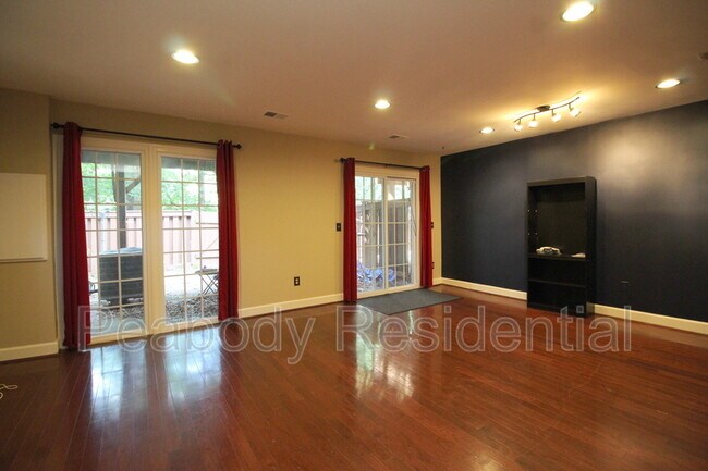 Building Photo - 8027 Merry Oaks Ct