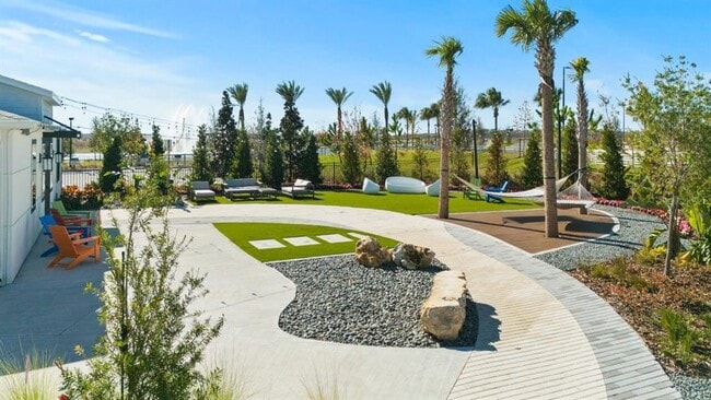 Building Photo - 6985 Oak Commons Way