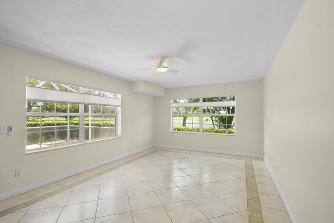 Building Photo - 2442 SW Danbury Ln