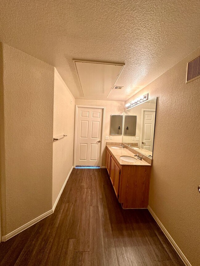 Building Photo - 9975 Peace Way