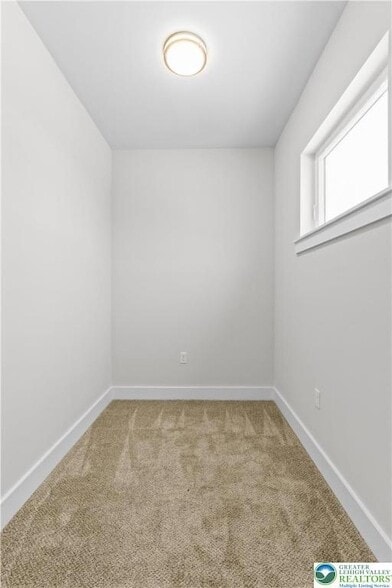 Building Photo - 1674 Best Pl