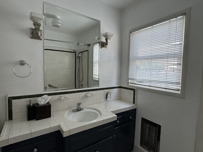 Building Photo - 3736 S Bentley Ave