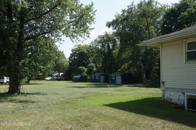 Building Photo - 1385 W Veterans Hwy
