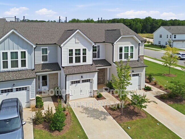 Building Photo - 460 Glen Clova Dr