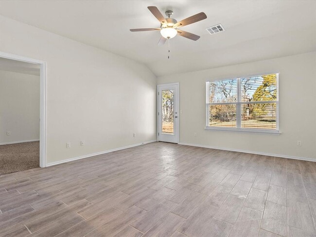 Building Photo - 12517 NE 36th St