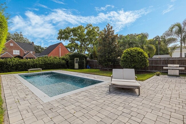 Building Photo - Renovated 3/3 Pool Home home in the heart of Delaney Park of Downtown Orlando