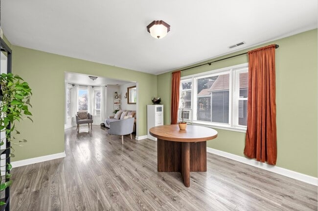 Building Photo - 1322 S 51st Ave