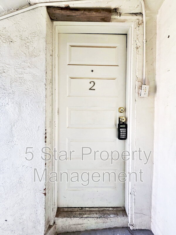 Building Photo - 1114 El Paso St