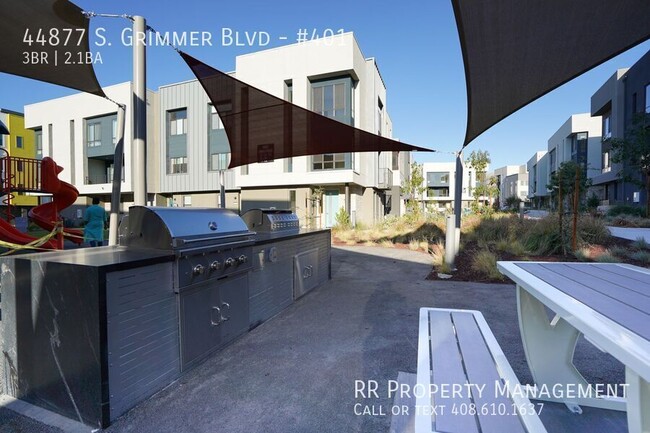 Building Photo - Brand New Top Floor Condo in Excellent Fre...