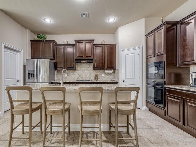 Building Photo - 2500 Cordgrass Ln