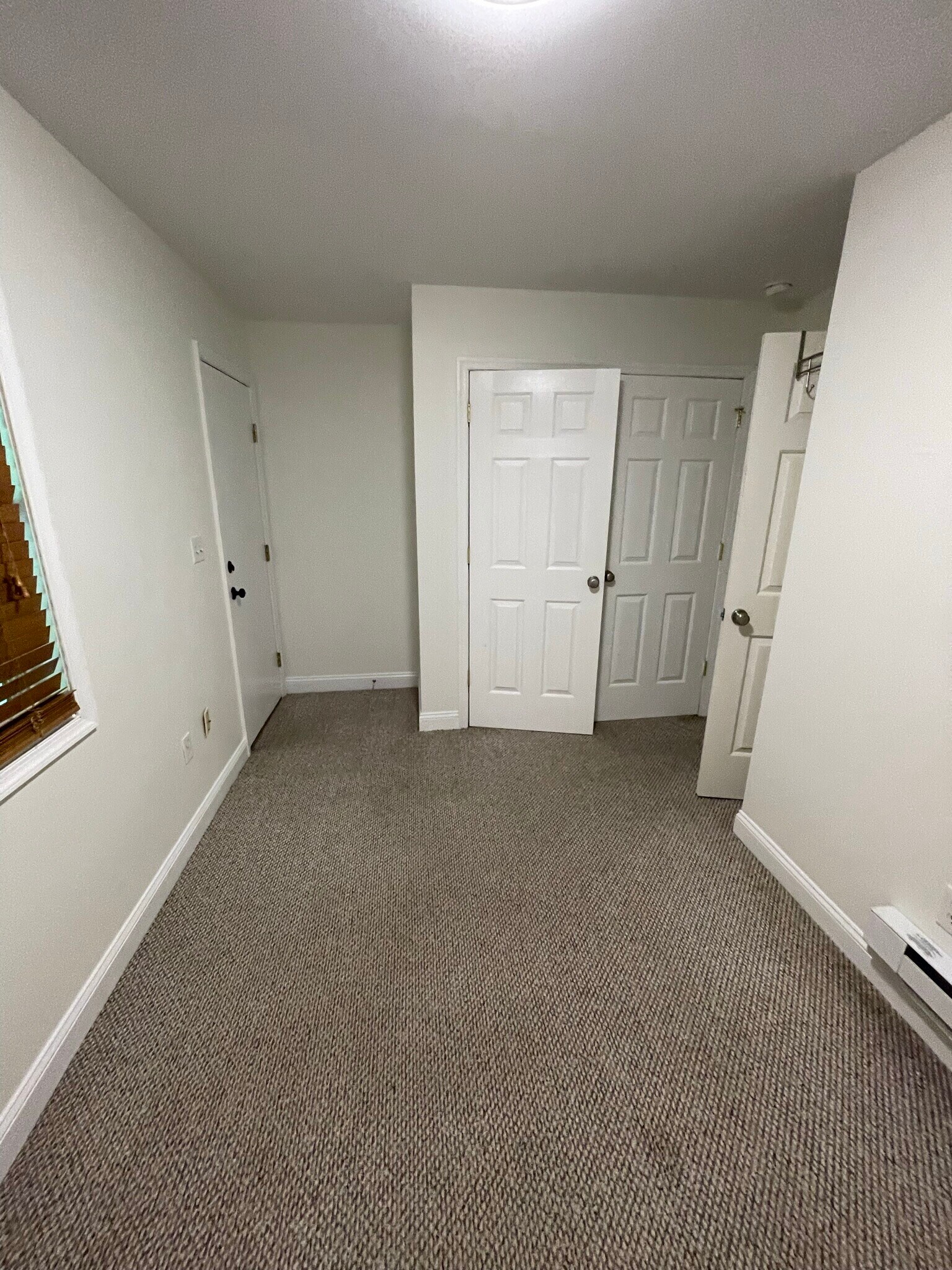 Building Photo - 406 Leverington Ave