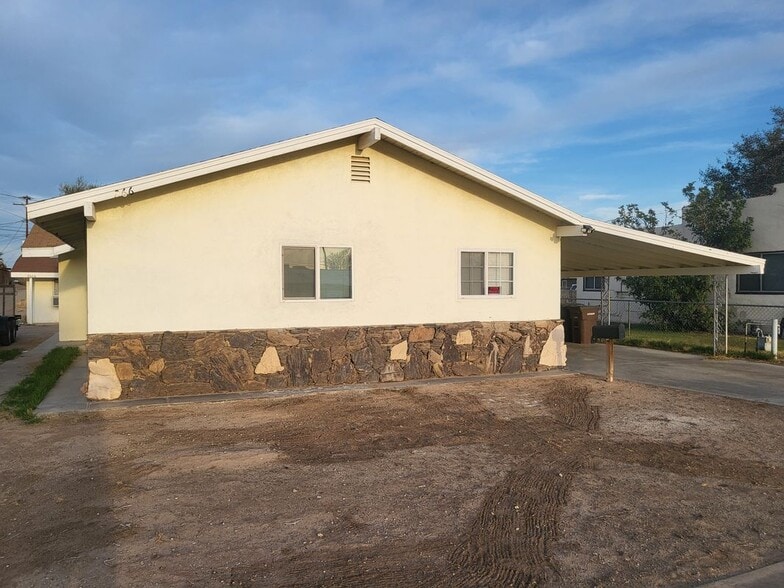 Primary Photo - 266 N 3rd St
