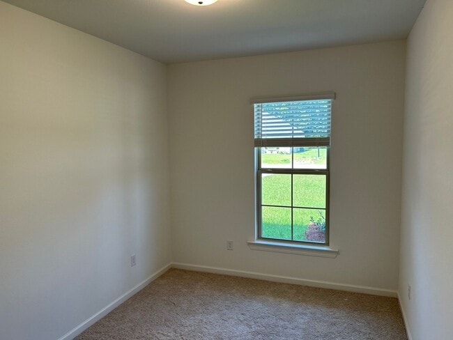 Building Photo - 41352 Rosewood Ln