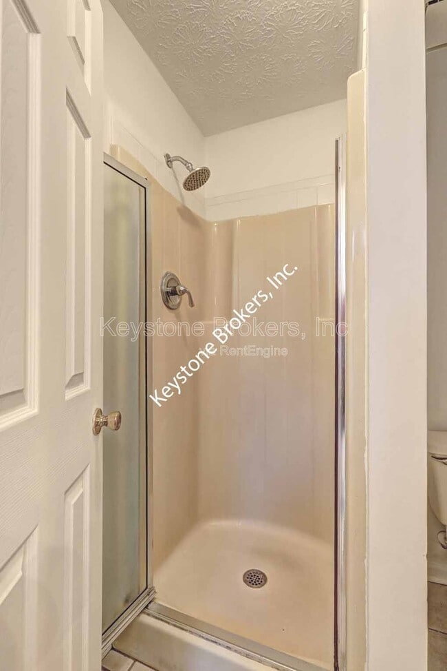 Building Photo - 9166 Tara Dr SW