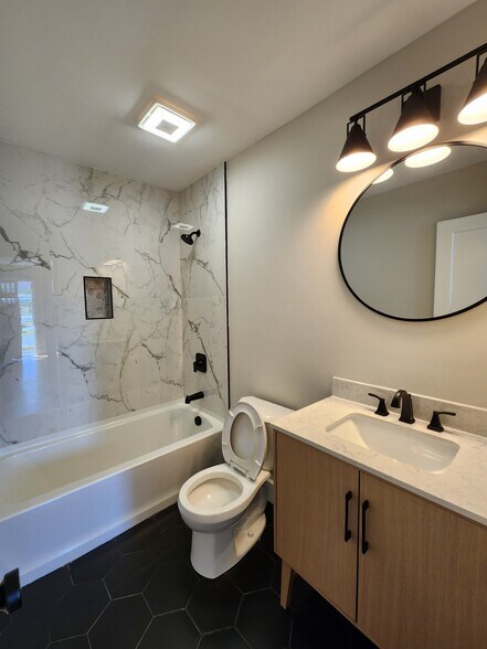 Building Photo - 2311 Bull St