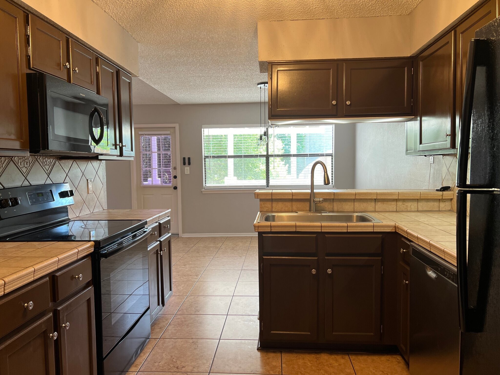 Building Photo - 12132 Vista Nogal