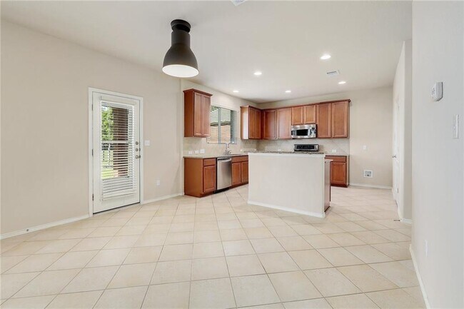 Building Photo - 1709 Woodvista Pl