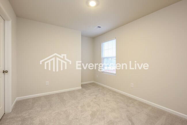 Building Photo - 2 Donemere Way