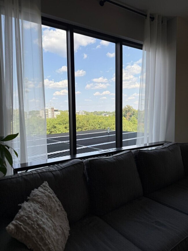 Building Photo - 100 Quartz Knl
