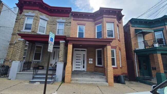 Building Photo - 113 63rd St