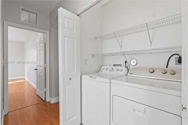 Building Photo - 1398 NE 33rd Ave