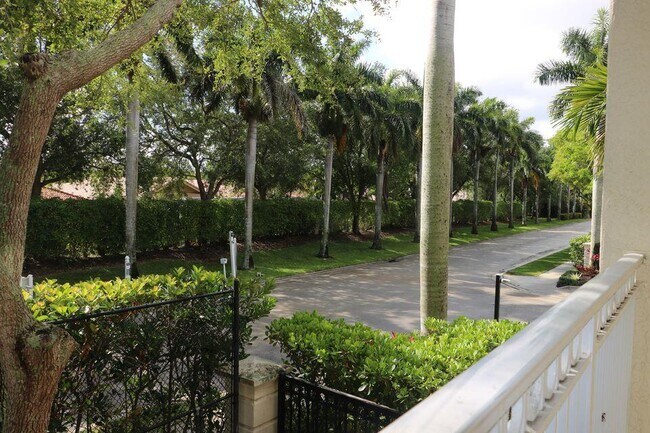 Building Photo - 9825 Baywinds Blvd
