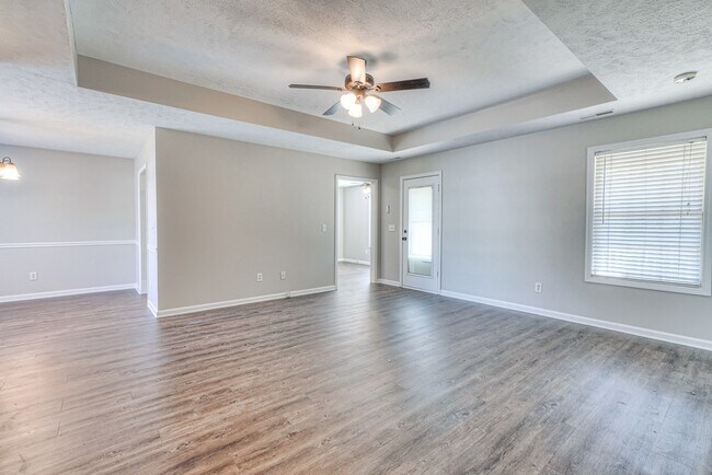 Building Photo - 1419 Colyn Avenue