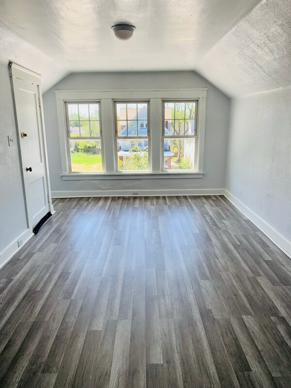 Building Photo - 1655 Waterbury Rd