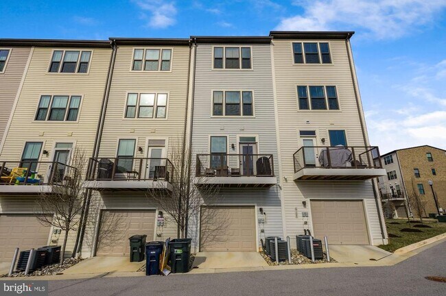 Building Photo - 6106 Chronicle St
