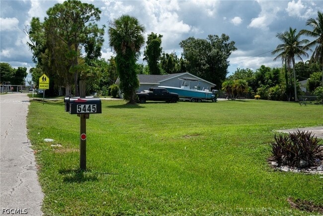Building Photo - 5443 Avenue E