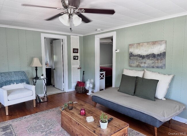 Building Photo - 2 Orchard Neck Rd