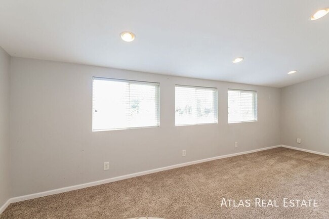 Building Photo - 1710 Hoffman Way