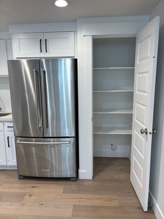 Building Photo - Basement Apartment