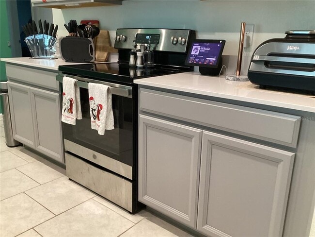 Building Photo - 260 Pershing St